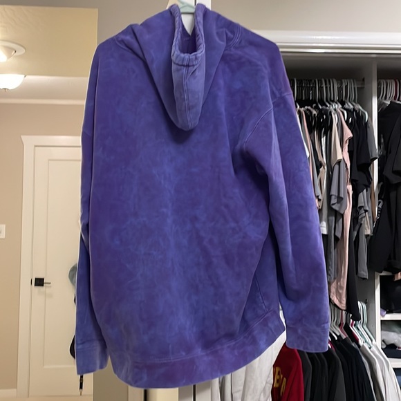 STAYCOOL purple sweatshirt lightly worn. Size L. - Picture 2 of 3
